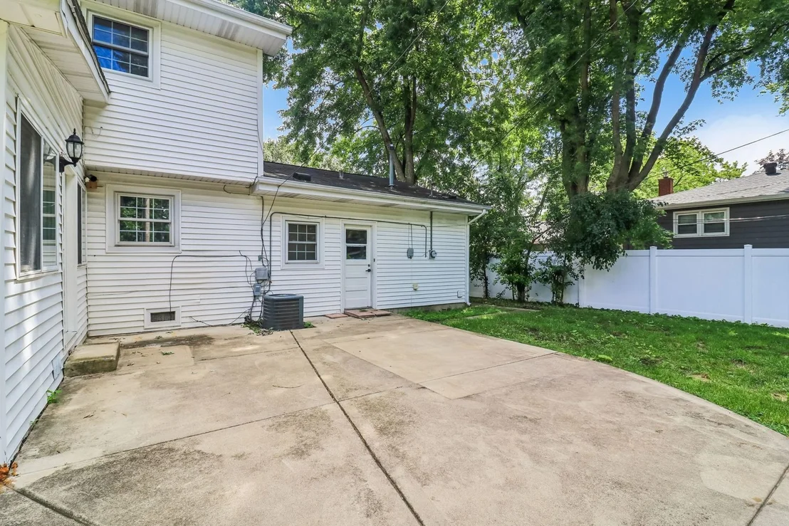 Photo of 1053 Laurel Lane