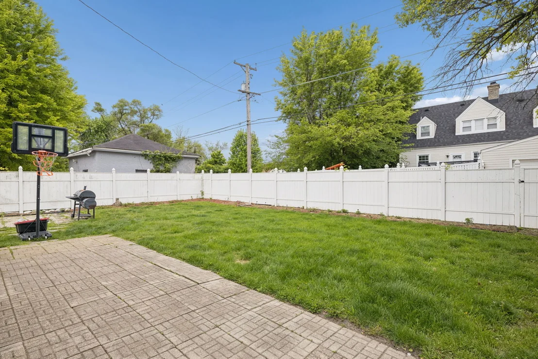 Photo of 4148 Maple Avenue