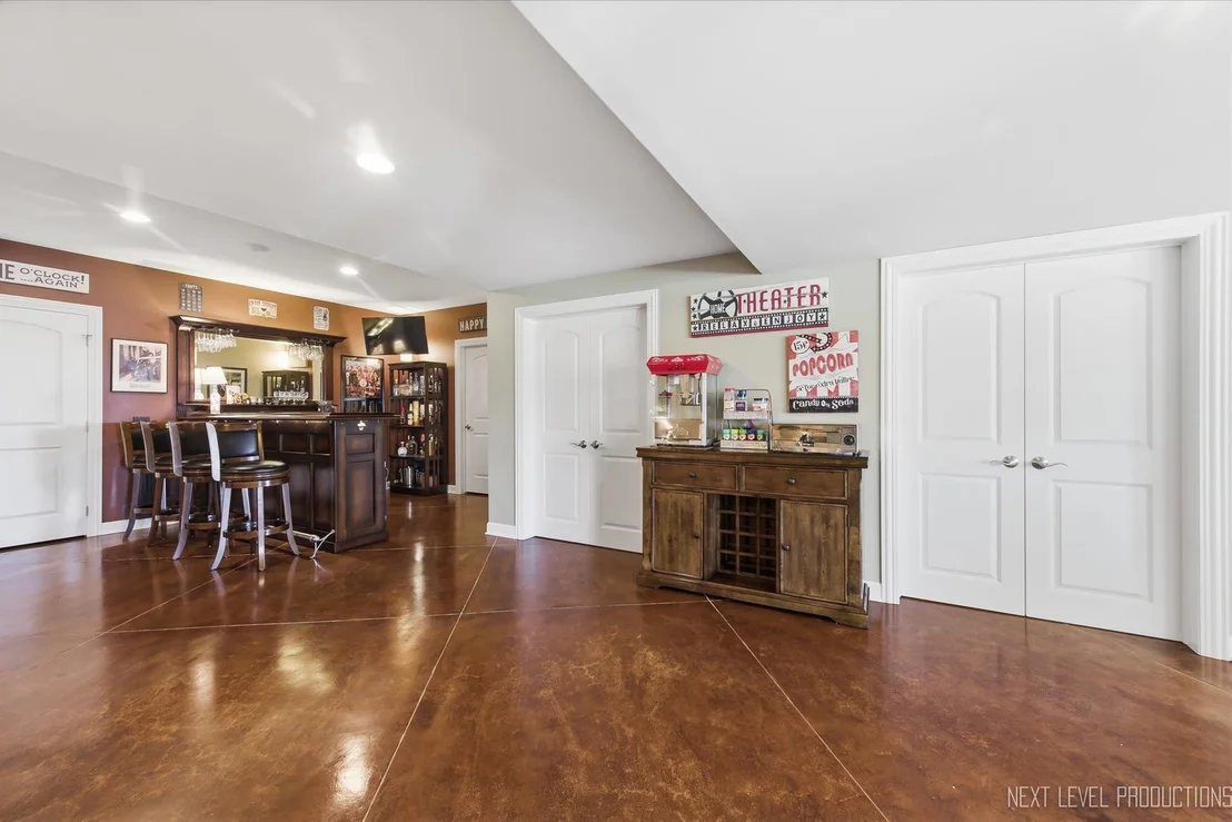 Photo of 1933 Spring Valley Drive
