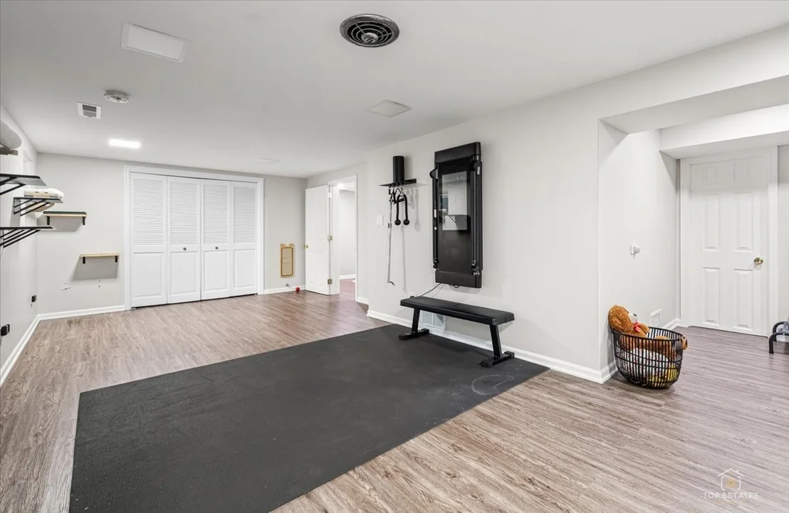 Photo of 875 Horne Terrace