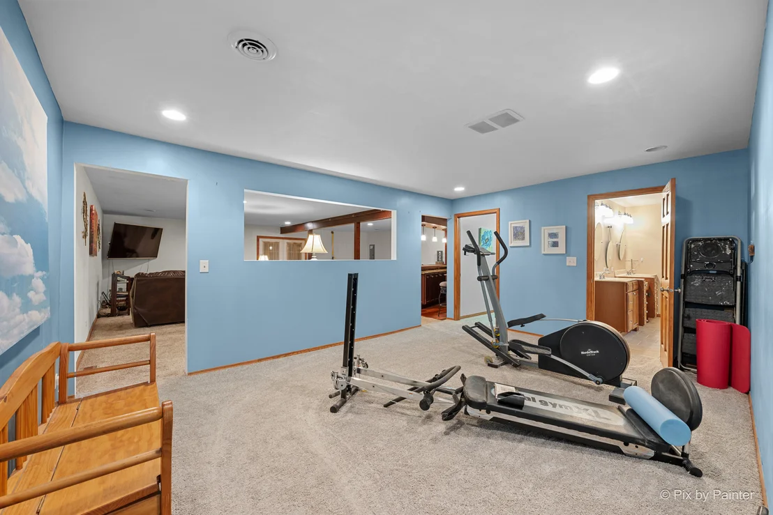 Photo of 1423 N River Road