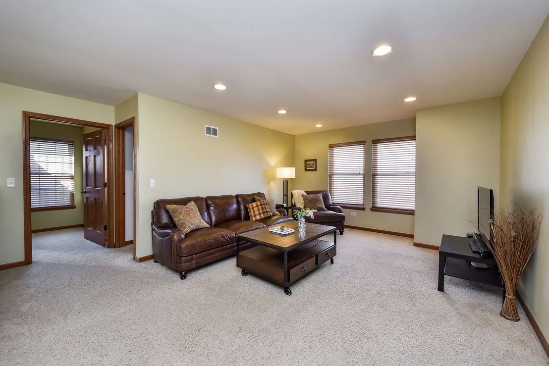 Photo of 1192 Griffith Avenue