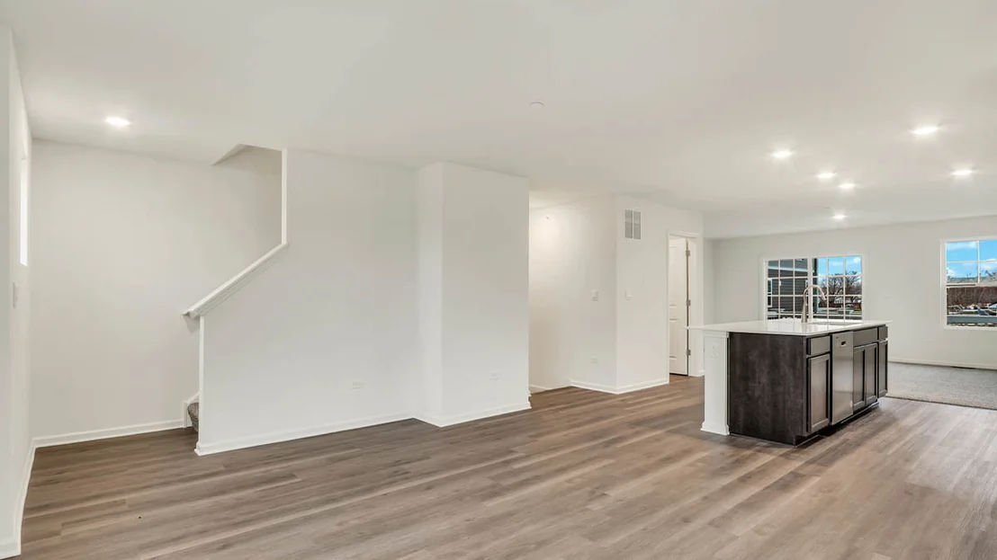 Photo of 401 Lakeshore Court