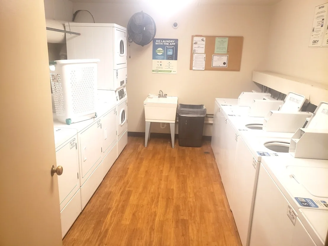 Photo of Unit 420 at 1500 Robin Circle