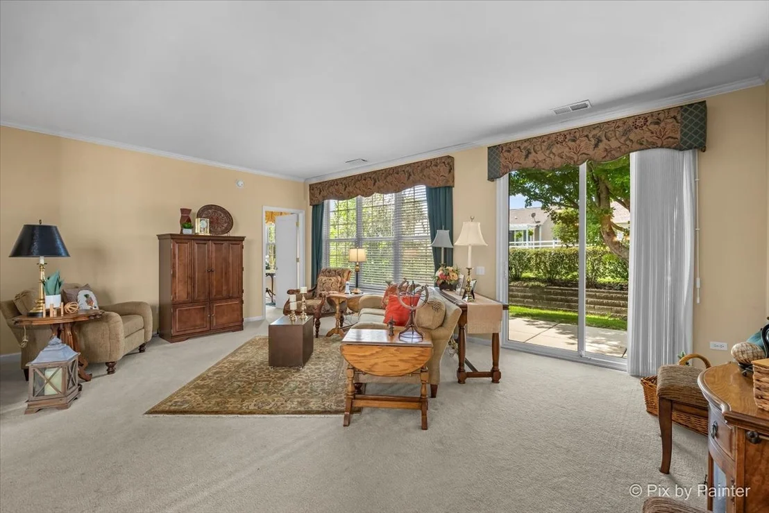 Photo of 2892 Edgewater Drive