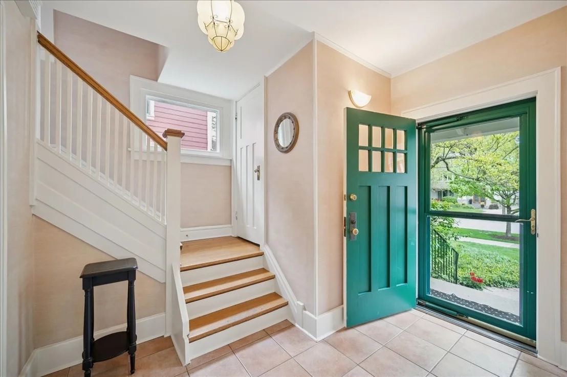 Photo of 972 Elm Street