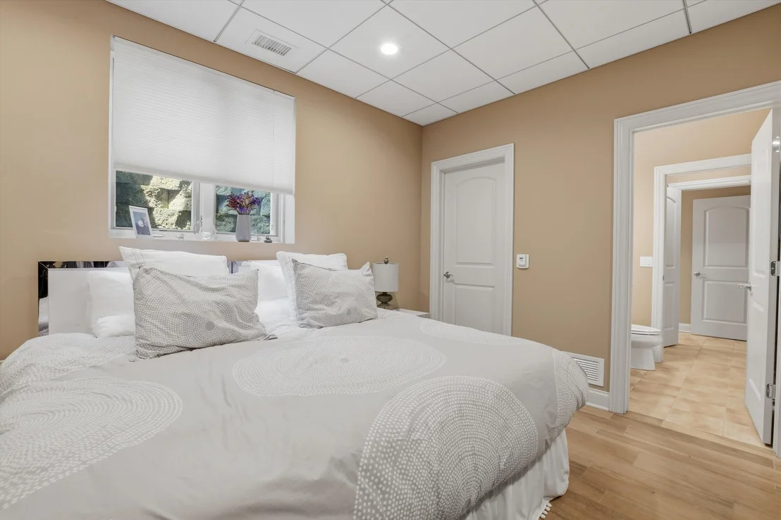 Photo of 809 Edgemont Lane