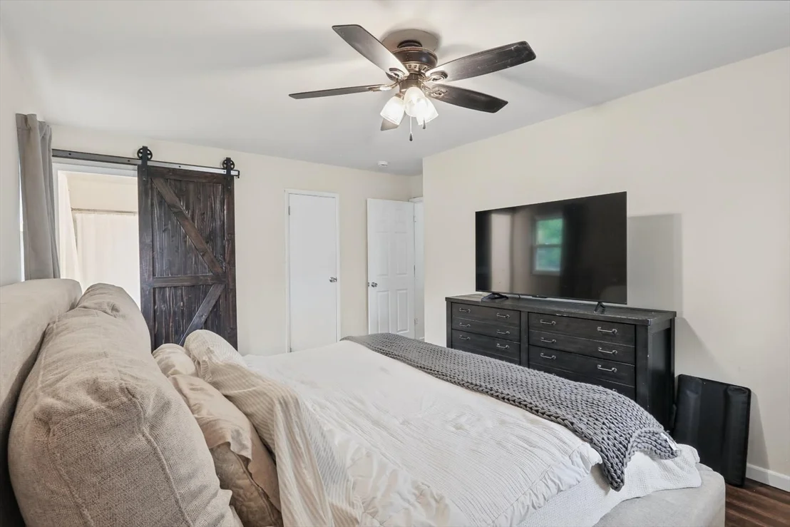 Photo of 905 Stratford Drive