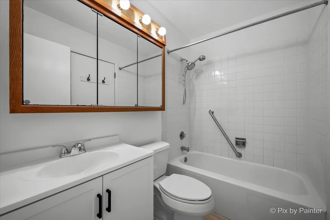 Photo of 20 Red Oak Trail