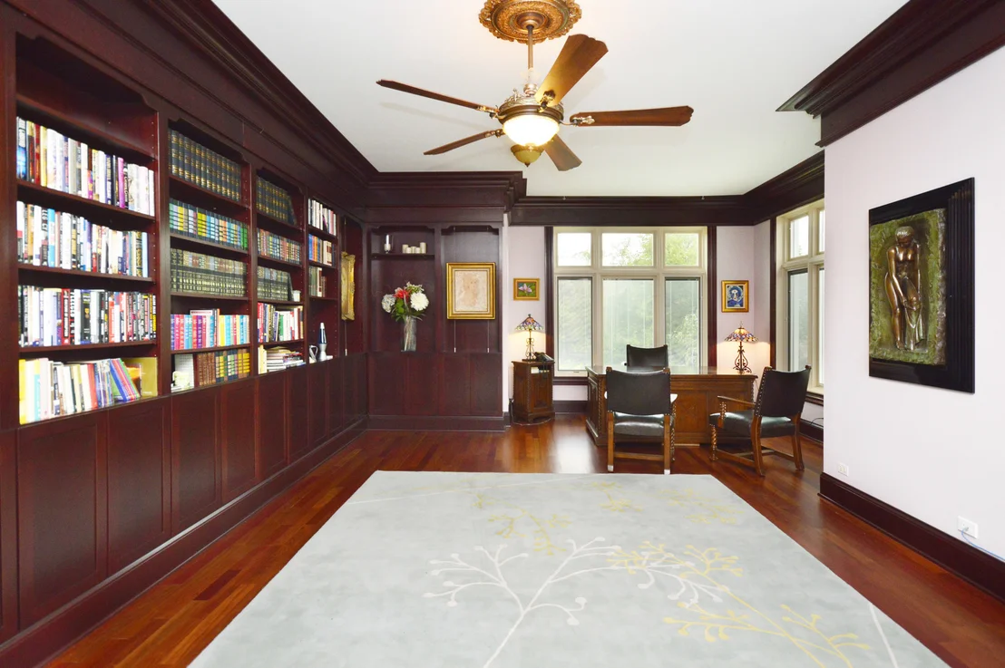Photo of 4 ROUNDSTONE Lane