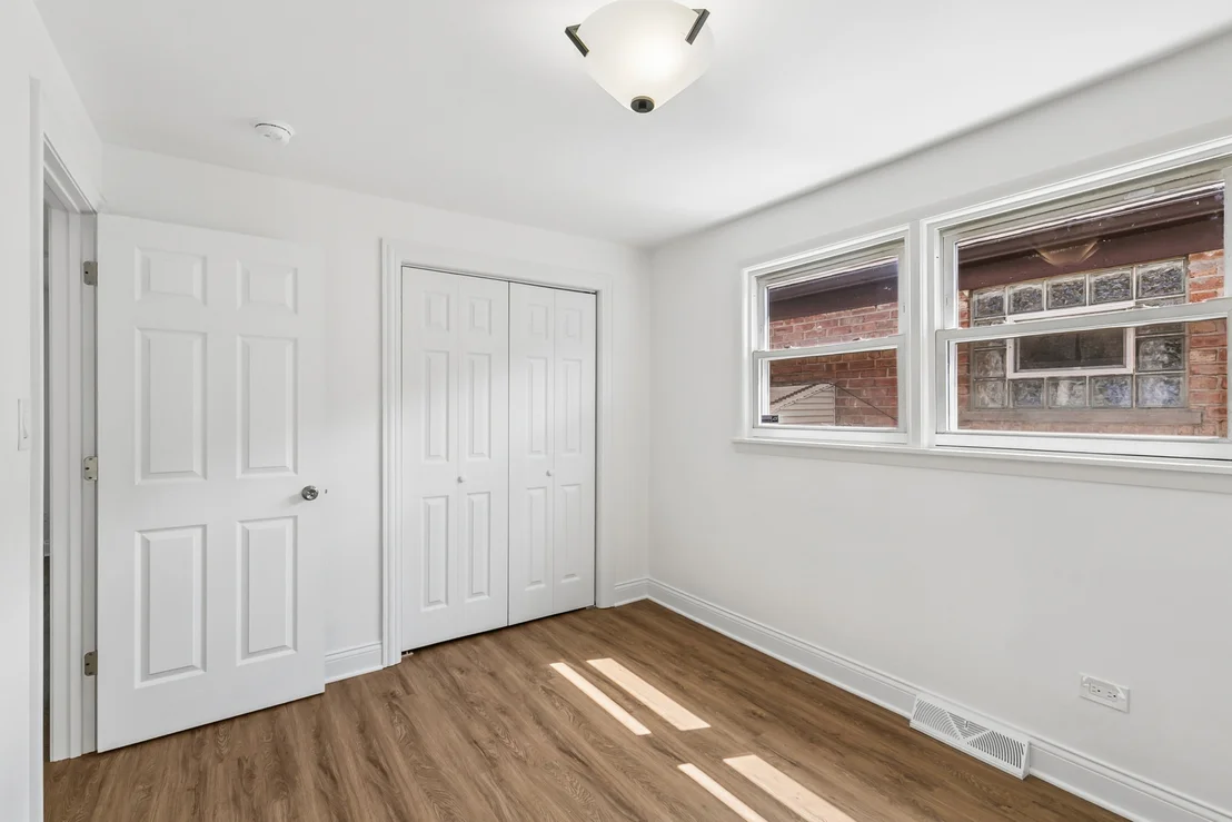 Photo of 1020 W 108th Place