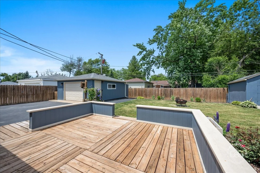 Photo of 220 Edgehill Drive