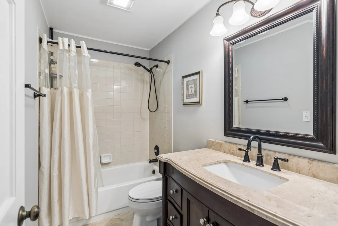 Photo of 687 Rose Lane