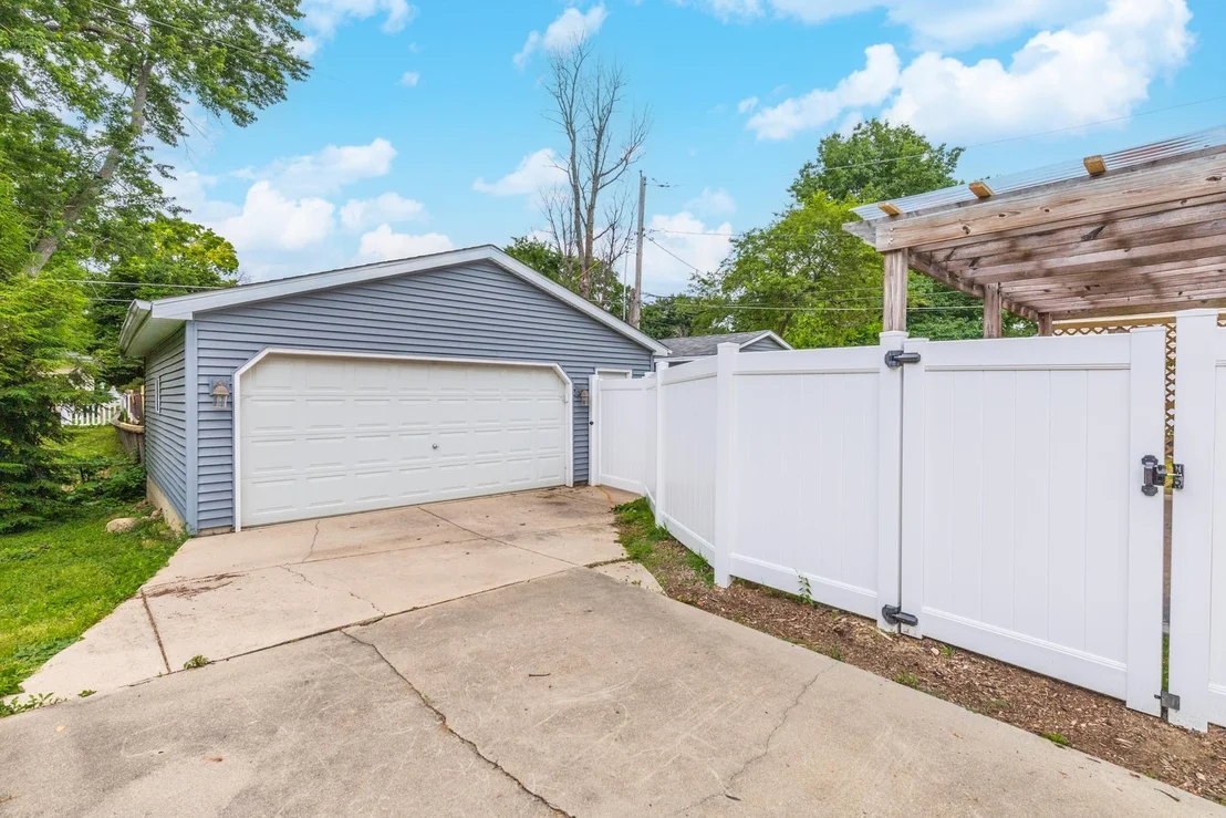 Photo of 12 Norbloom Avenue