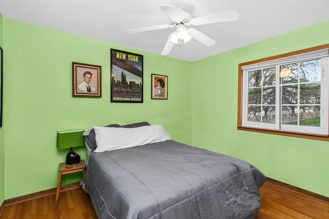 Photo of 543 LE PARC Circle