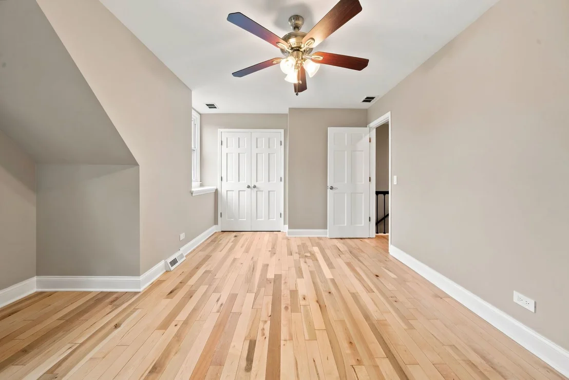 Photo of 1221 W Sable Drive
