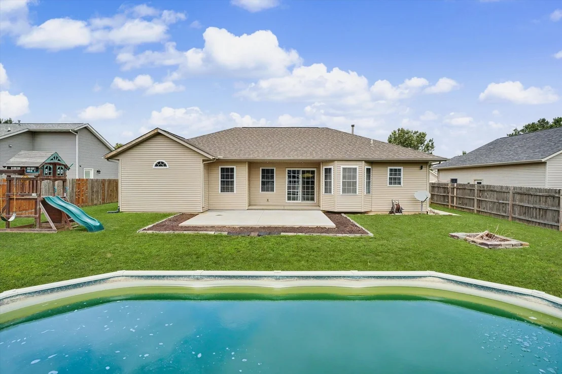 Photo of 1203 EDGEVIEW Drive