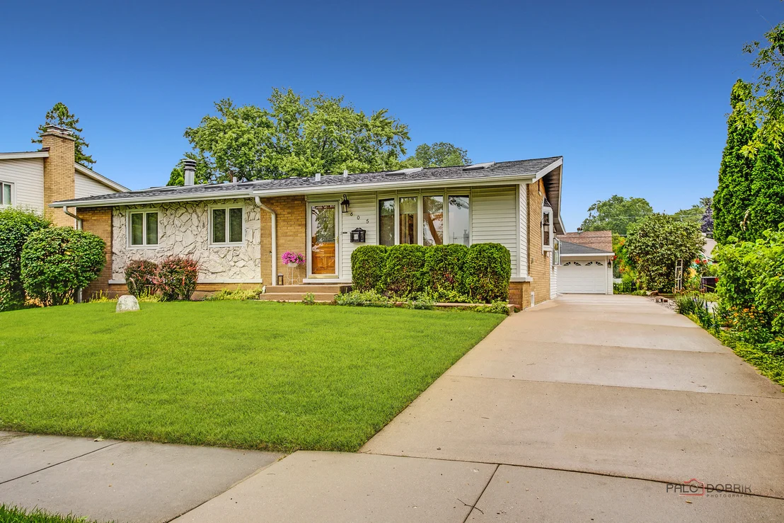 Photo of 605 N Windsor Drive
