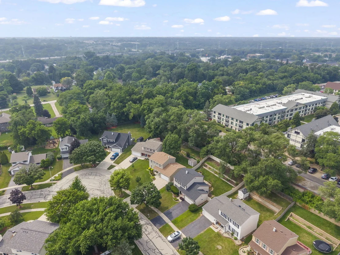 Photo of 882 Aspen Drive