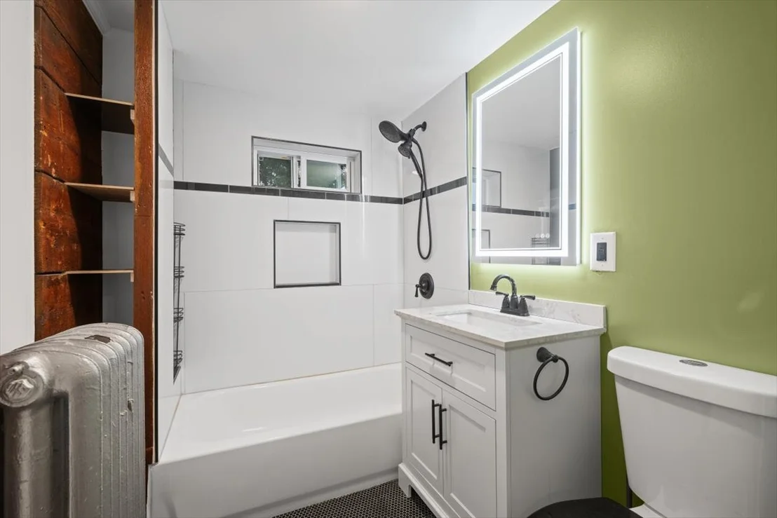 Photo of 1235 Leon Place