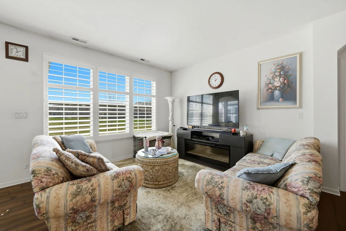 Photo of 561 Autumn Circle