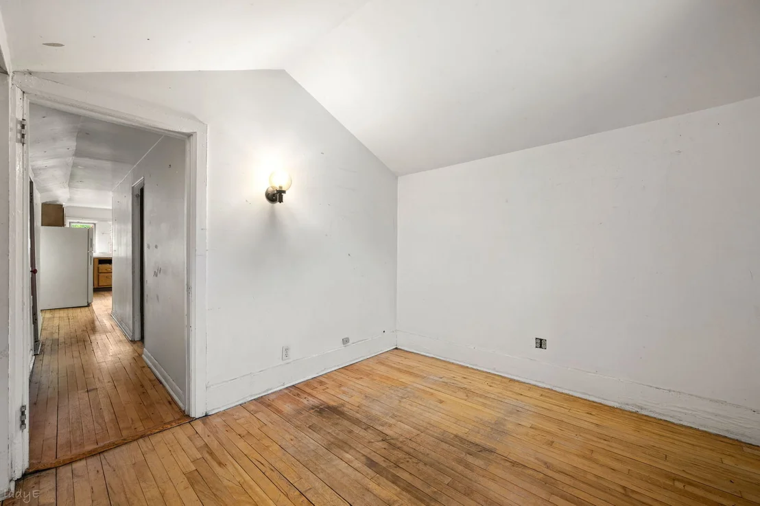 Photo of 832 W Junior Terrace