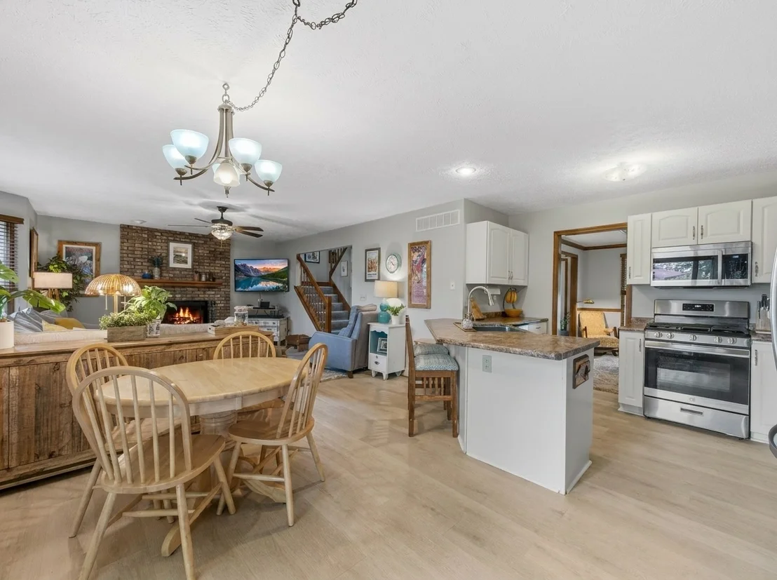 Photo of 1203 Royal Pointe Drive
