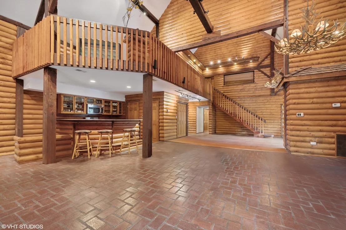 Photo of 153 Algonquin Road