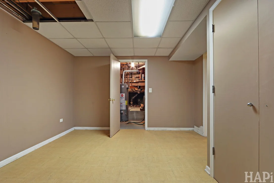 Photo of 840 Queens Lane