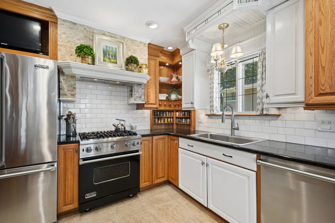 Photo of 576 Bedford Lane