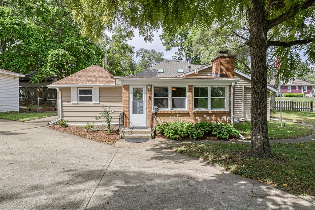 Photo of 421 THORNTON Street