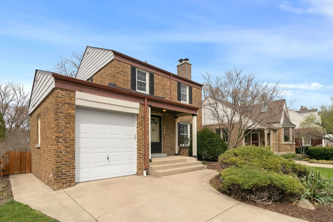 Photo of 446 Longcommon Road