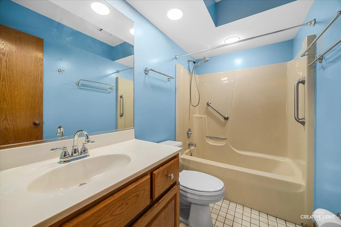 Photo of 995 Blackhawk Drive