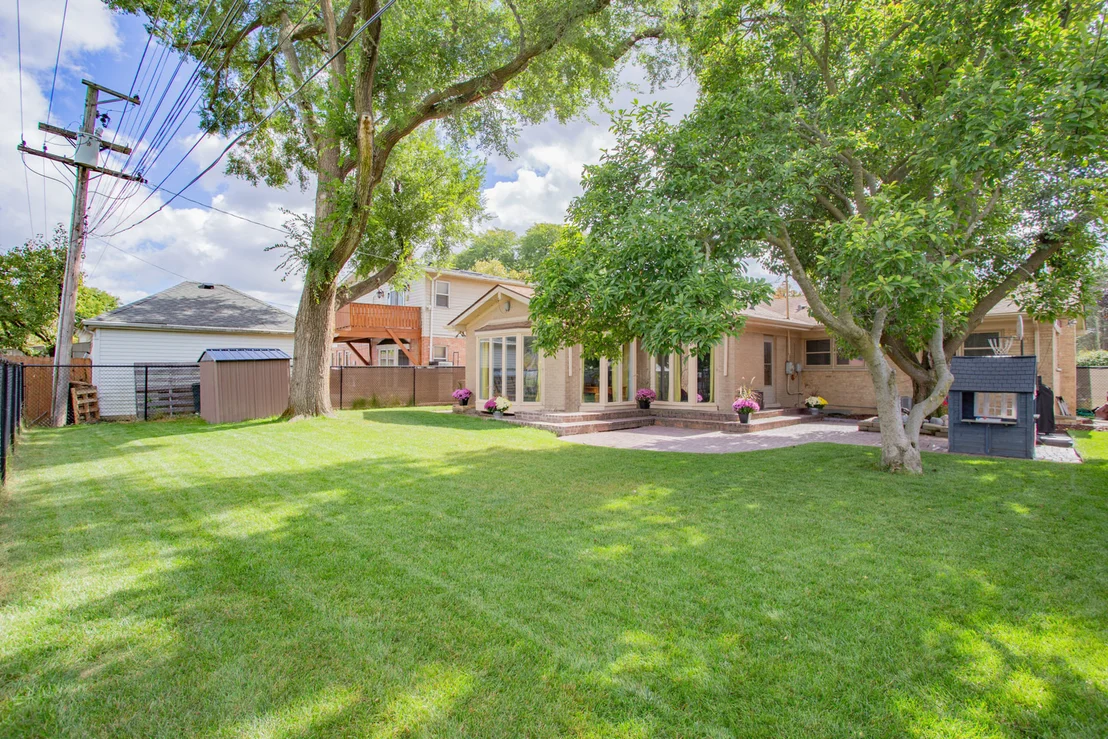 Photo of 5738 Lyons Street
