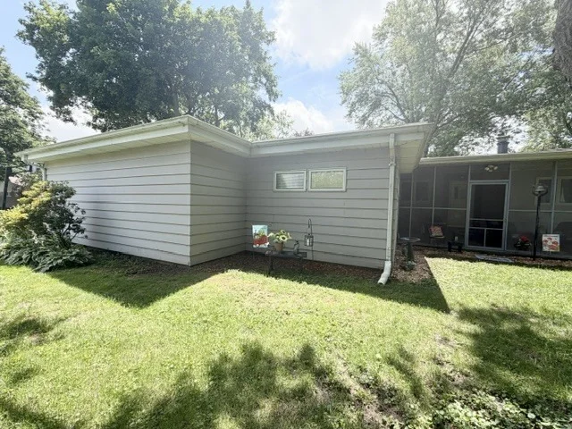 Photo of 1100 Meadowview Drive