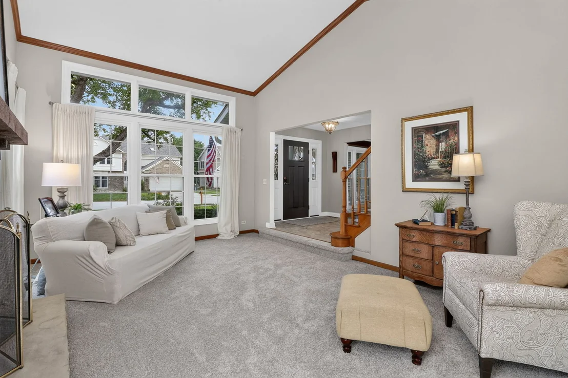 Photo of 0N651 Alta Lane