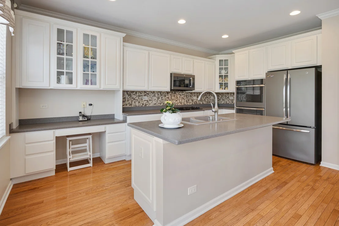 Photo of 566 Horizon Drive W