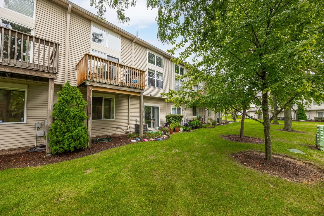 Photo of 347 Gladstone Lane
