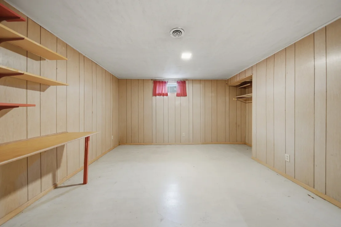 Photo of 281 W Cartwright