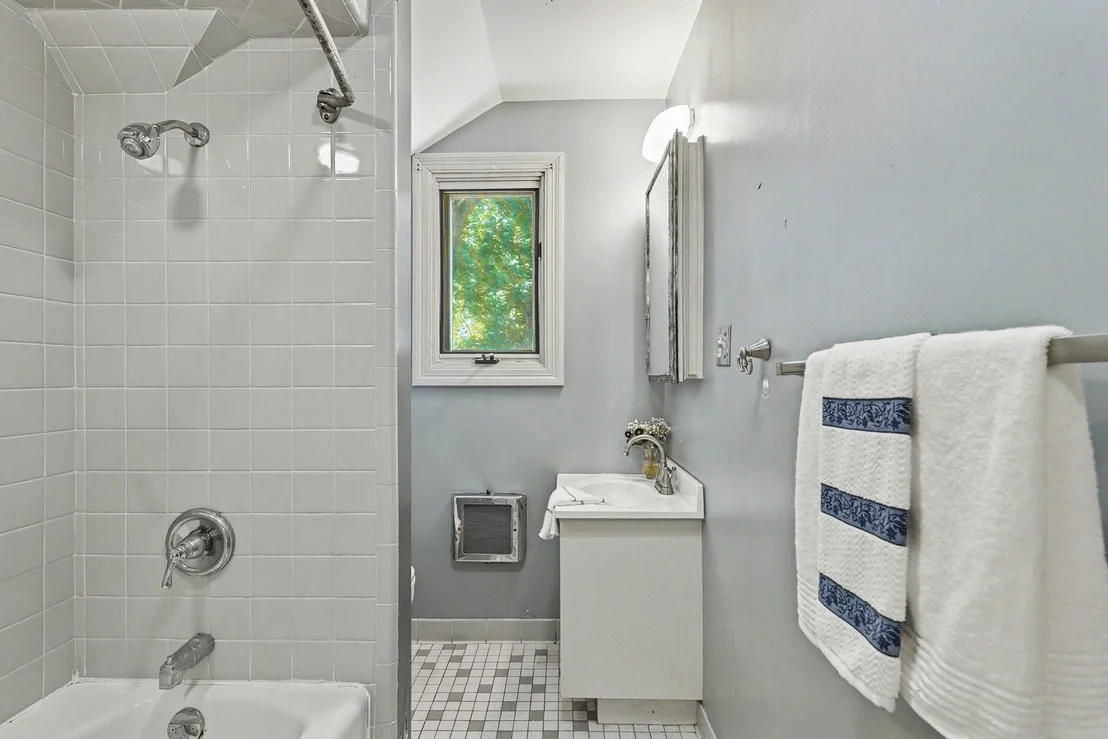 Photo of 319 Timberline Drive