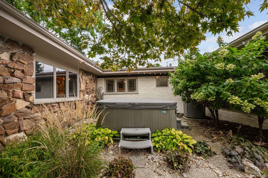Photo of 12 Meadowood Drive
