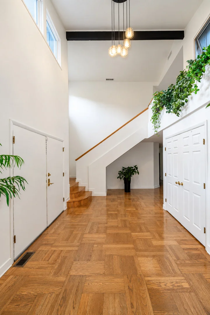 Photo of 695 Ivy Lane