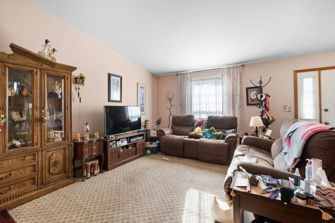 Photo of 715 Thoreau Drive