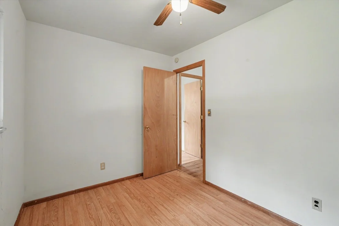 Photo of 810 MAPLEPARK Drive