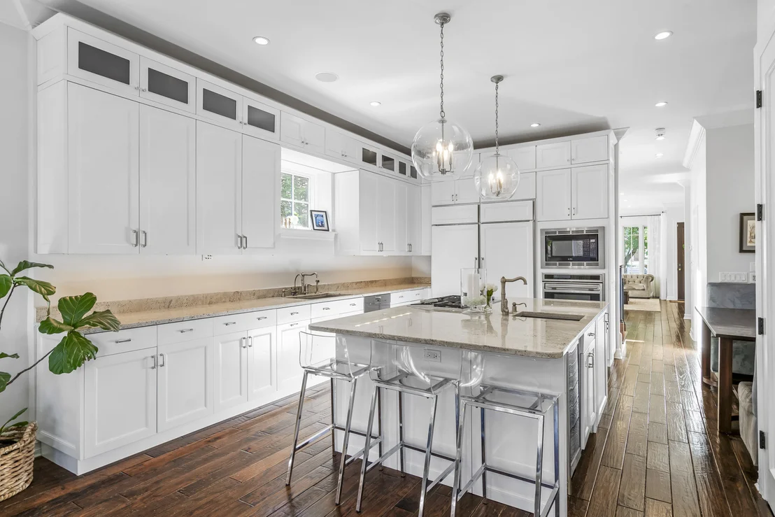 Photo of 1331 W Wolfram Street