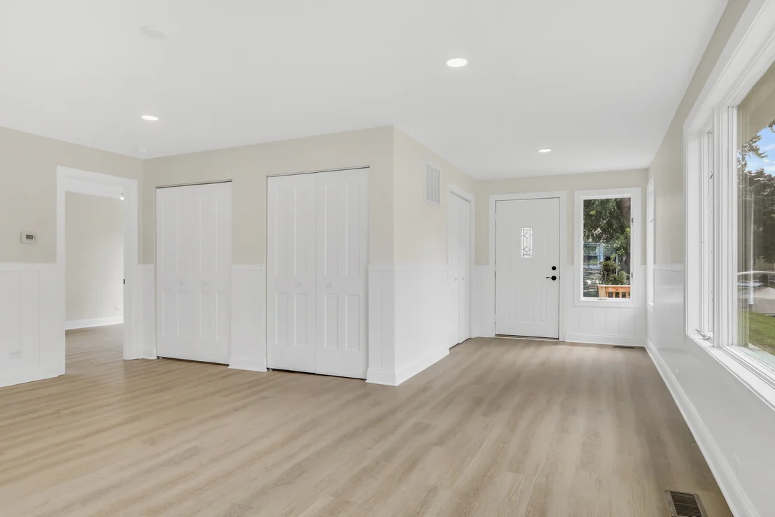 Photo of 28 Lakeside Lane