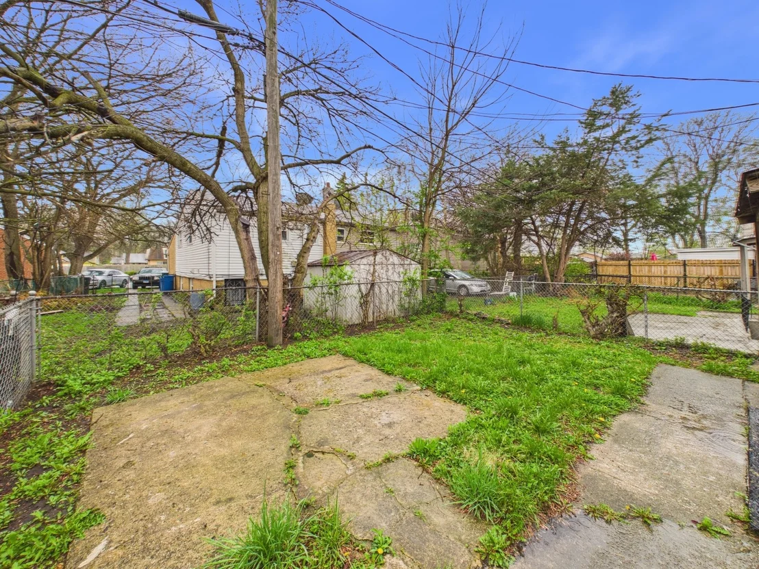 Photo of 945 W 115th Place
