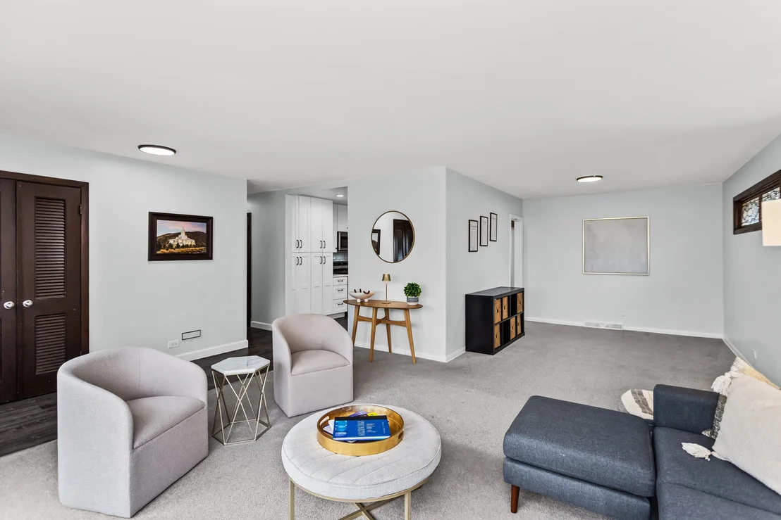 Photo of 5738 Lyons Street