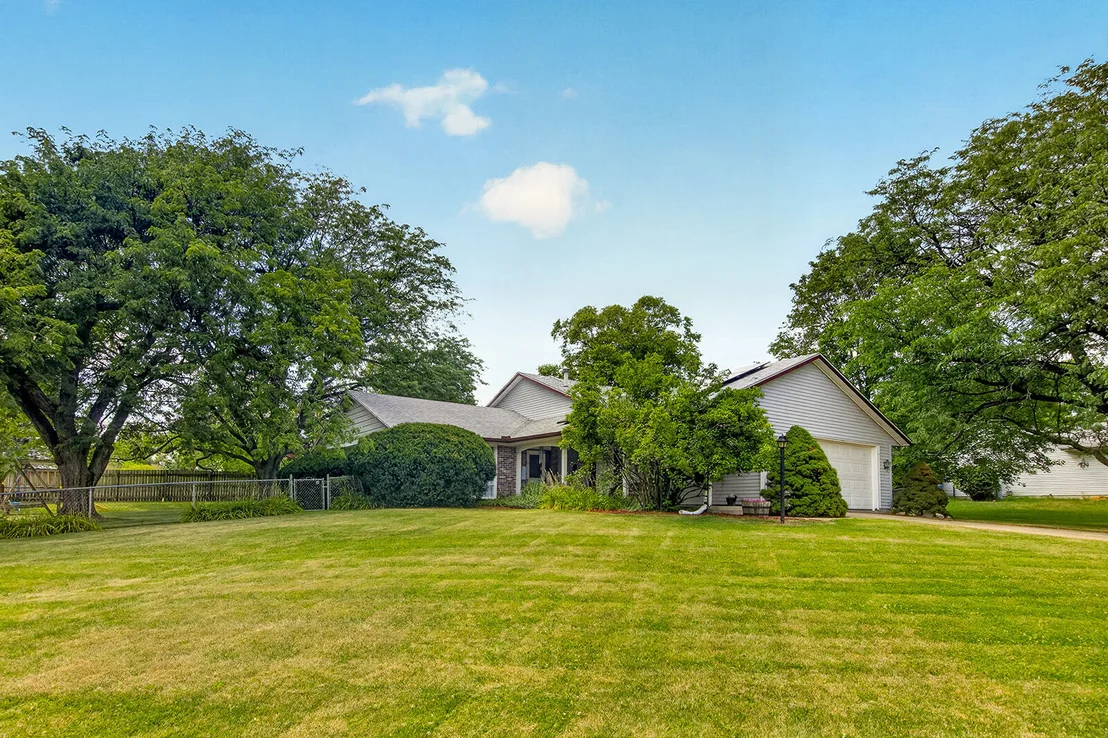 Photo of 8586 Yellowstone Drive