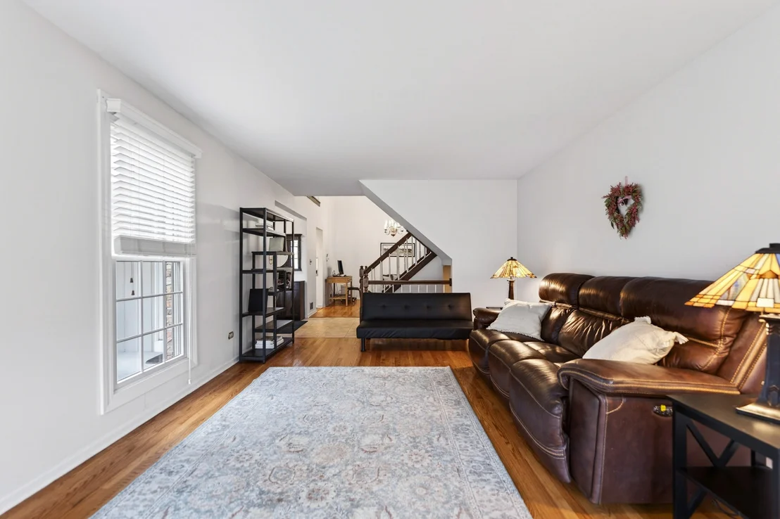 Photo of 1122 Creekside Drive